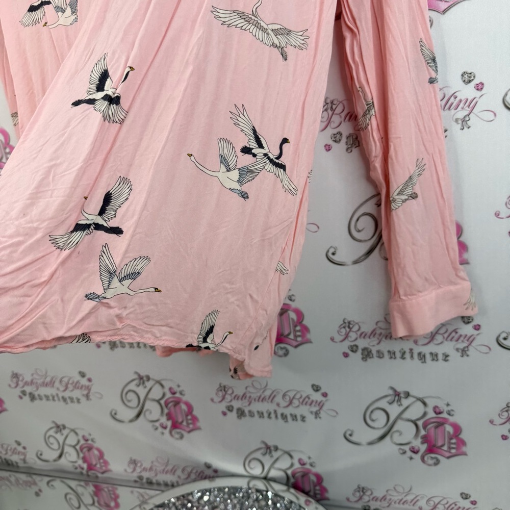 Joules long sleeve shirt, birds, black white Pink Top with Swan Design - Picture 4 of 12